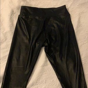 Shiny black leggings size s/m